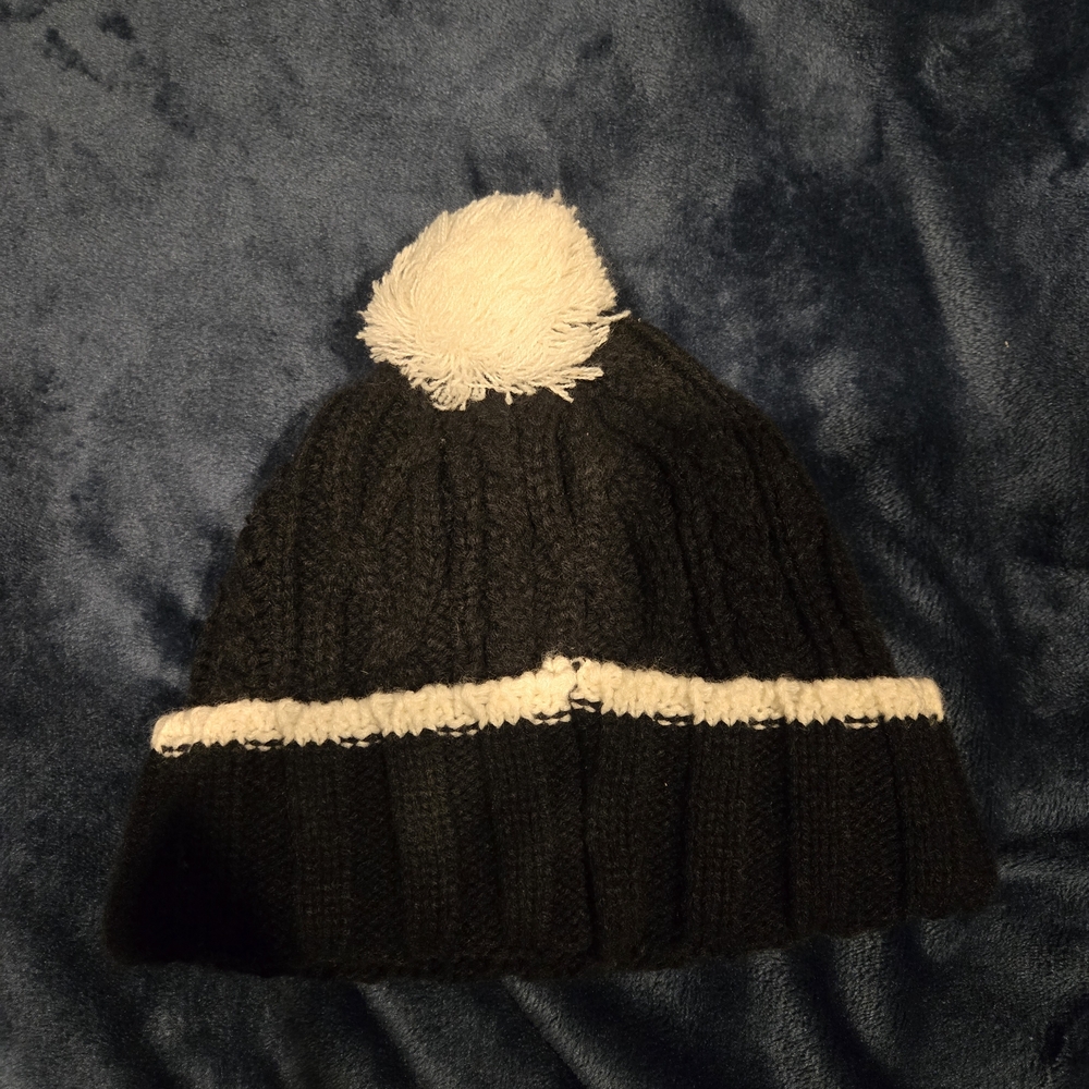 Guinness Black and White Knit Beanie - Picture 2 of 3
